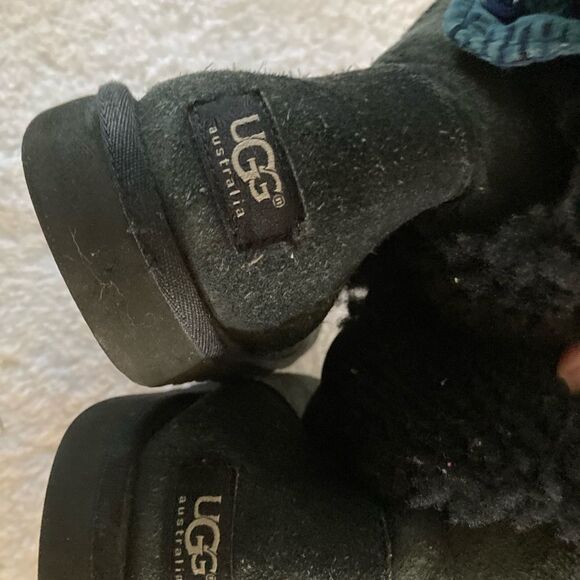 UGG women’s Bailey buckle boots - Picture 4 of 7